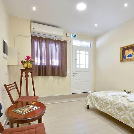 Sarantis Studio Corfu  ภายนอก รูปภาพ
